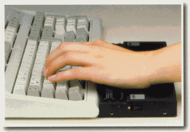 Sous le clavier...